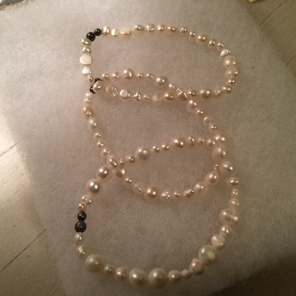 Silpada freshwater pearl stretch bracelet (single)